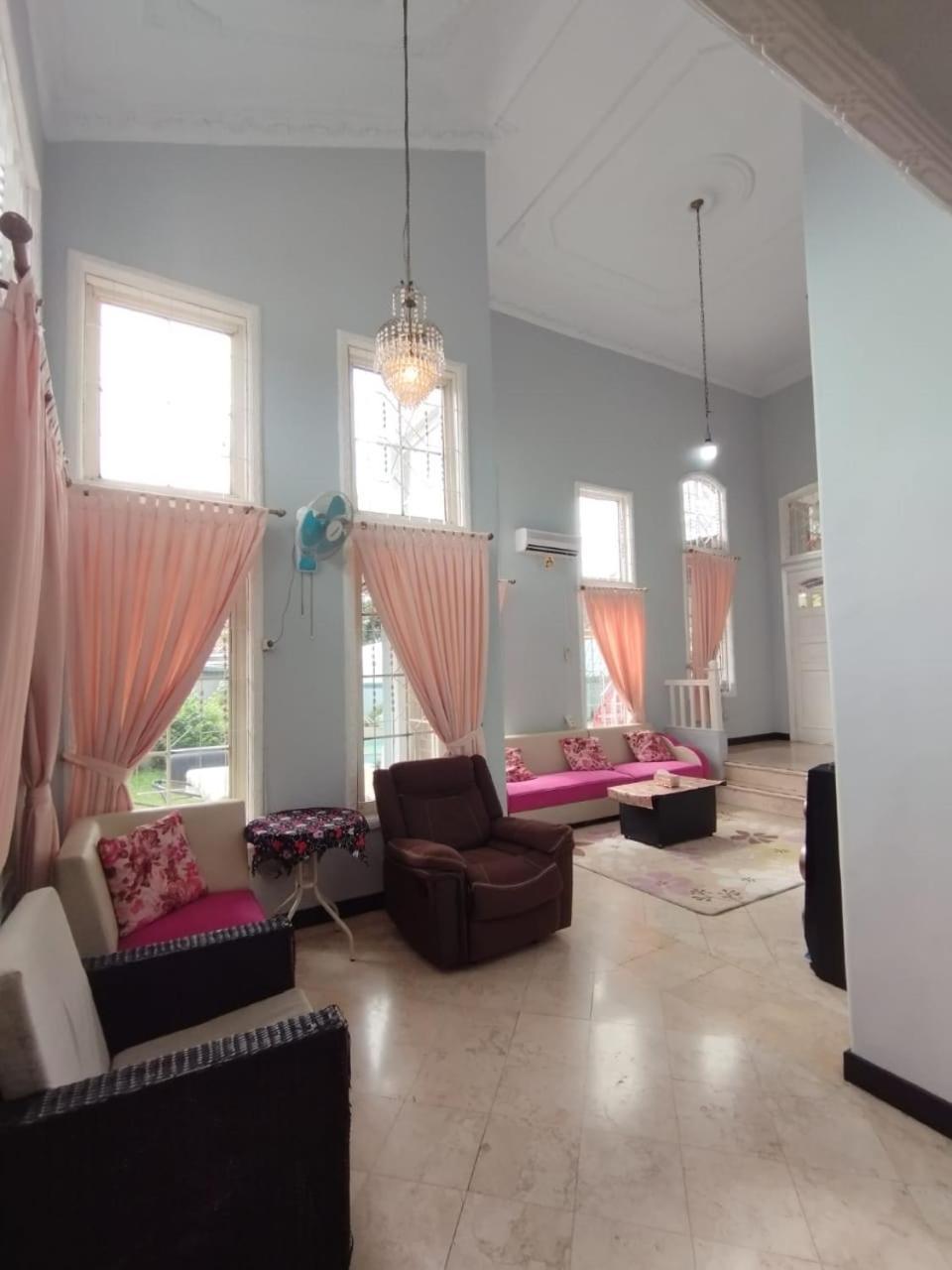 Vila Princess,Sentul 4Bedroom Dan Tenda Camping,Private Pool, Tenis Meja, Mini Billiard, Karaoke, Ayunan,Bbq, 08Satu3 80Satu6 4Satu5Satu Bogor Ngoại thất bức ảnh