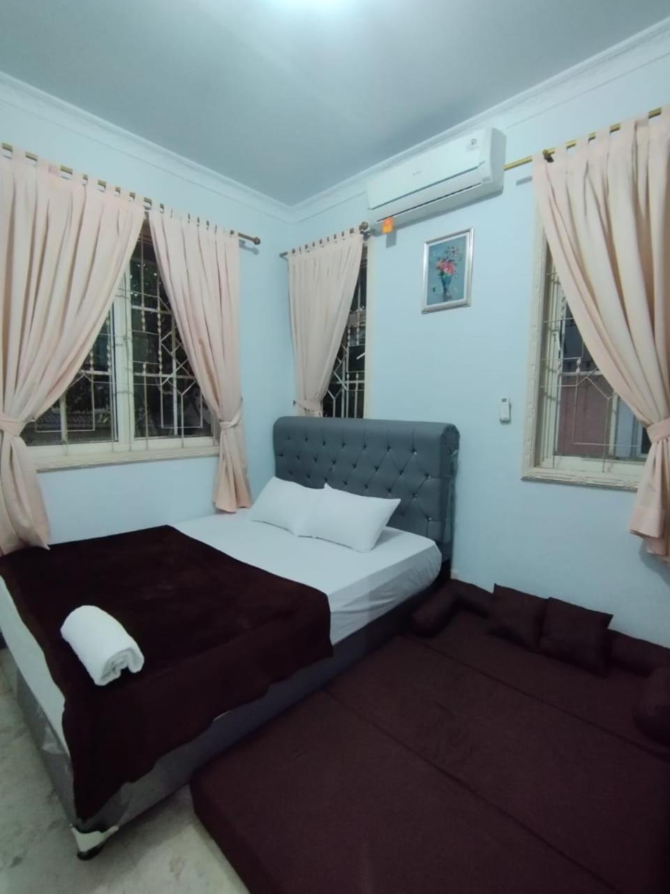 Vila Princess,Sentul 4Bedroom Dan Tenda Camping,Private Pool, Tenis Meja, Mini Billiard, Karaoke, Ayunan,Bbq, 08Satu3 80Satu6 4Satu5Satu Bogor Ngoại thất bức ảnh
