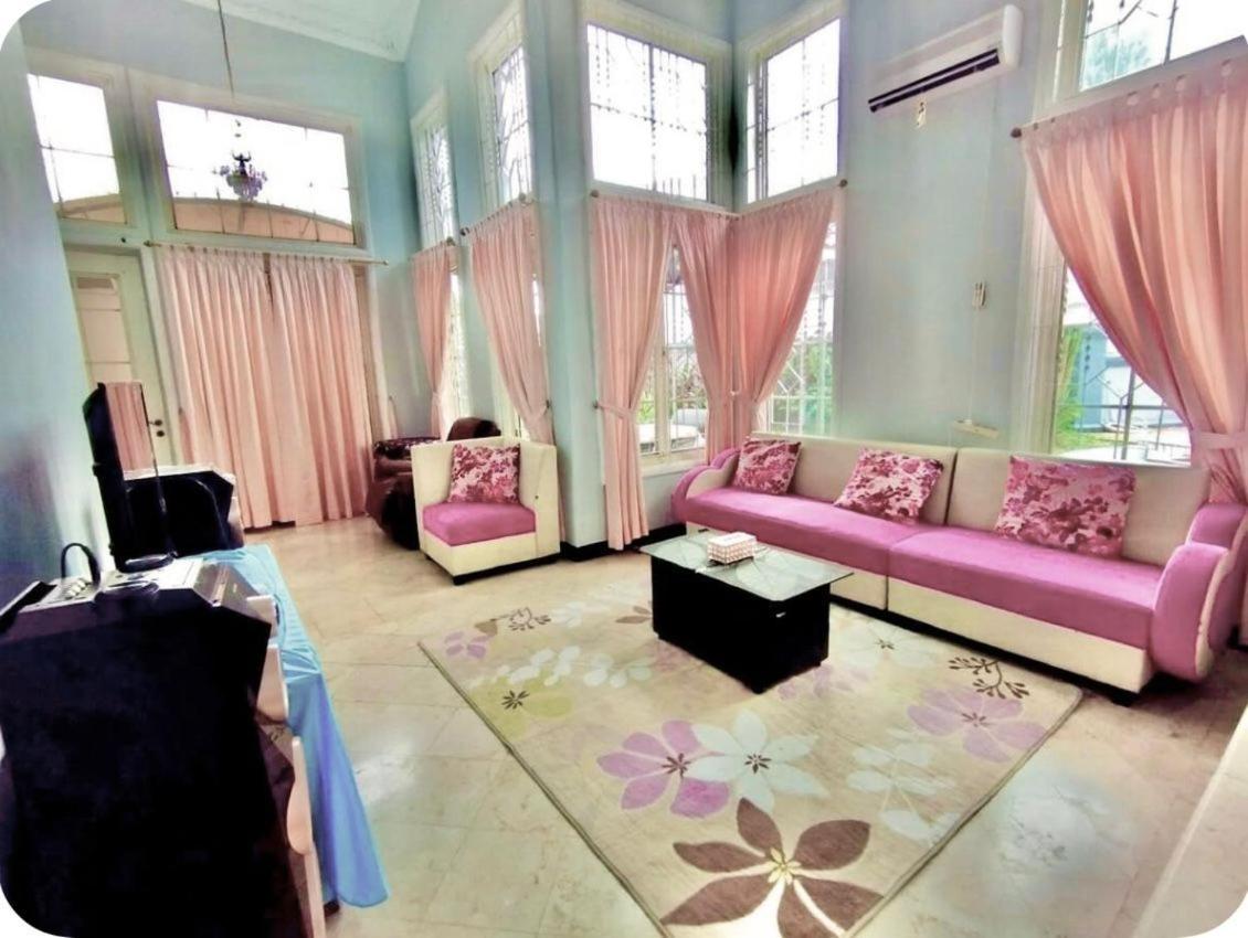 Vila Princess,Sentul 4Bedroom Dan Tenda Camping,Private Pool, Tenis Meja, Mini Billiard, Karaoke, Ayunan,Bbq, 08Satu3 80Satu6 4Satu5Satu Bogor Ngoại thất bức ảnh